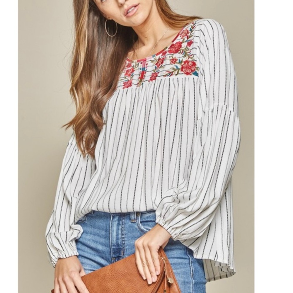Savanna Jane Embroidered Peasant Top - Picture 5 of 6